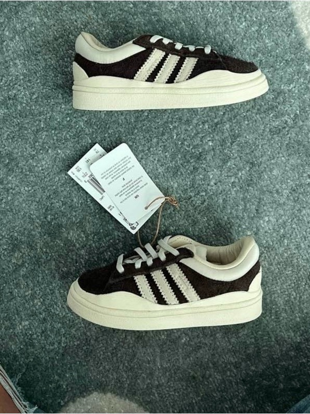 adidas kids Low-Top Sneakers in Brown and Cream